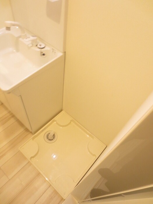 物件内観写真12　(洗濯機置場)