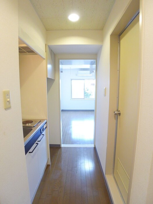 物件内観写真18　(廊下)