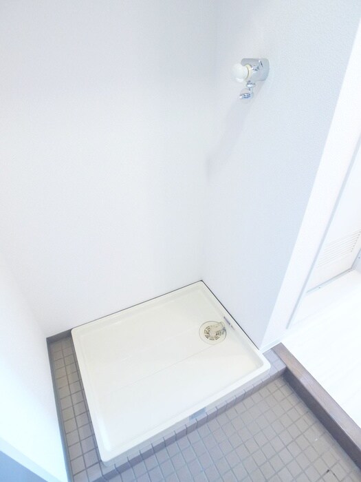 物件内観写真18　(洗濯機置場)