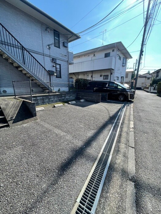 物件外観写真4　(駐車場)
