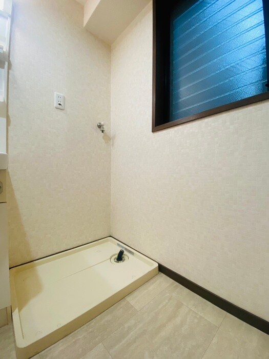 物件内観写真15　(洗濯機置場)