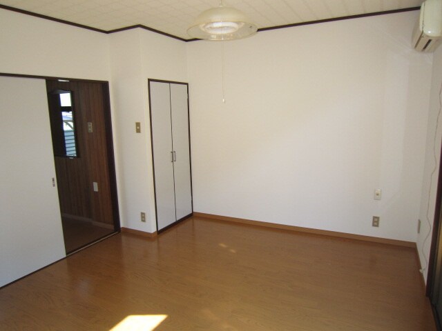 物件内観写真4　(居室)