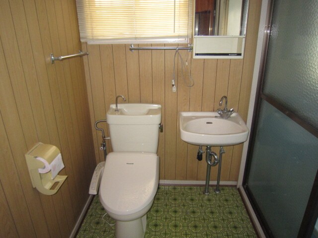 物件内観写真12　(トイレ)