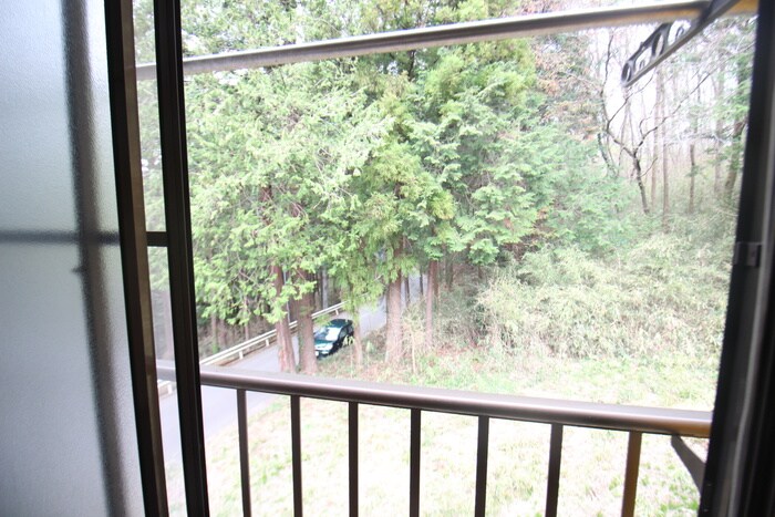 物件内観写真16　(室内からの展望)