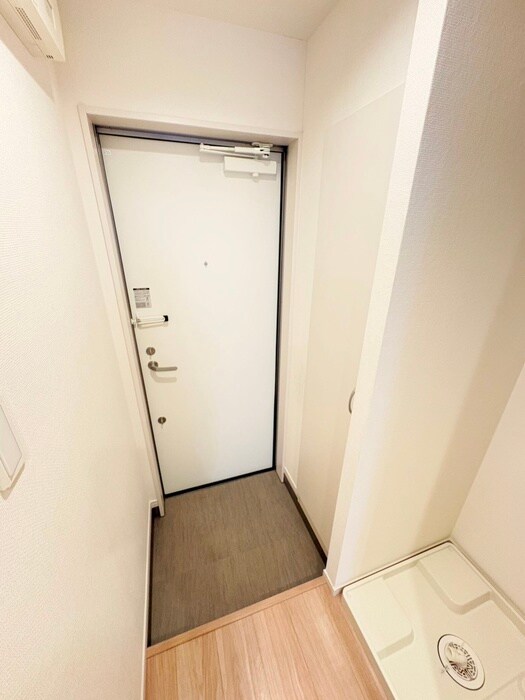 物件内観写真7　(玄関)