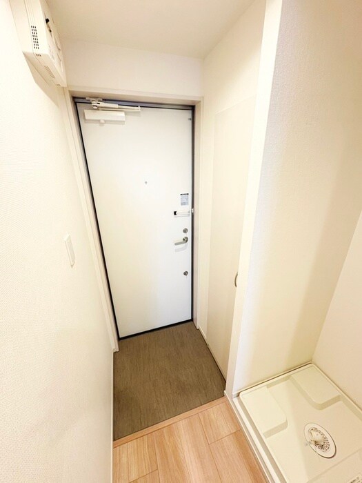 物件内観写真11　(玄関)