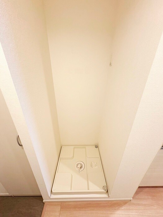 物件内観写真15　(洗濯機置場)