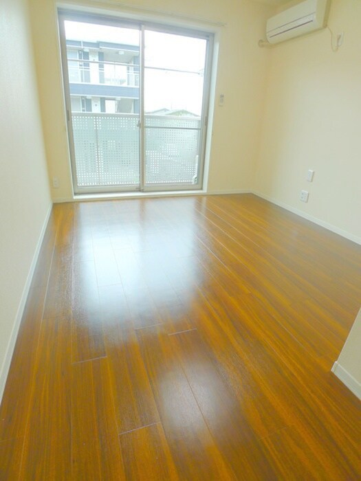 物件内観写真10　(室内からの展望)