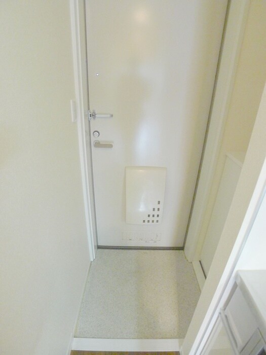 物件内観写真16　(玄関)