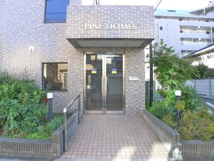 物件外観写真2　(エントランス部分)