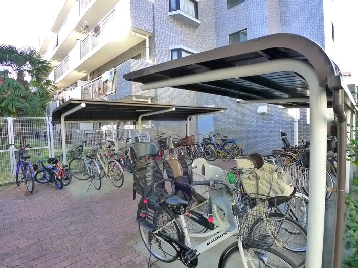 物件外観写真3　(駐輪場)