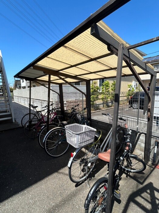 物件外観写真5　(駐輪場)