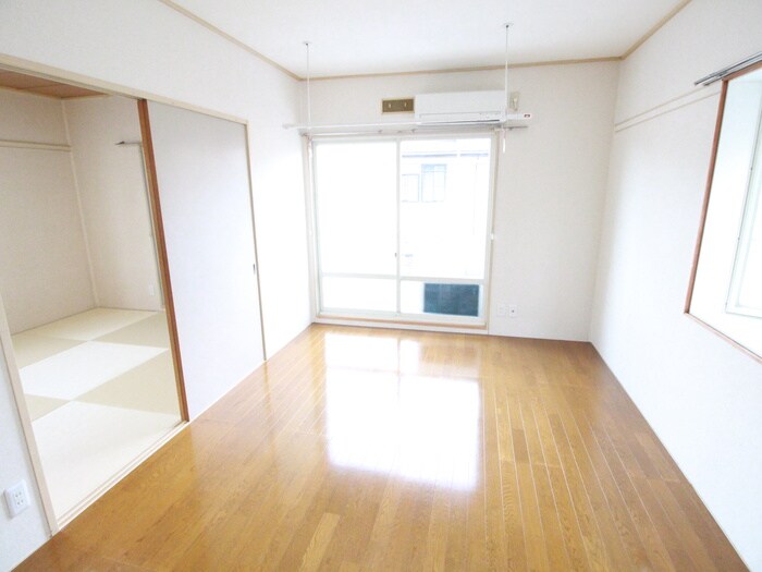 物件内観写真4　(居室)