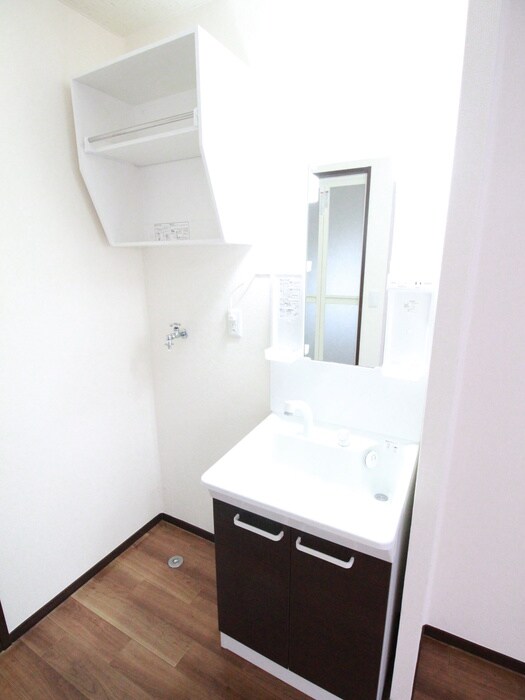 物件内観写真14　(洗濯機置場)