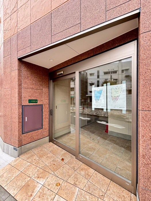 三丁目ビルのエントランス部分