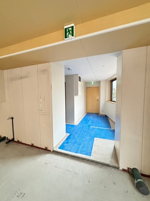 三丁目ビルの居室