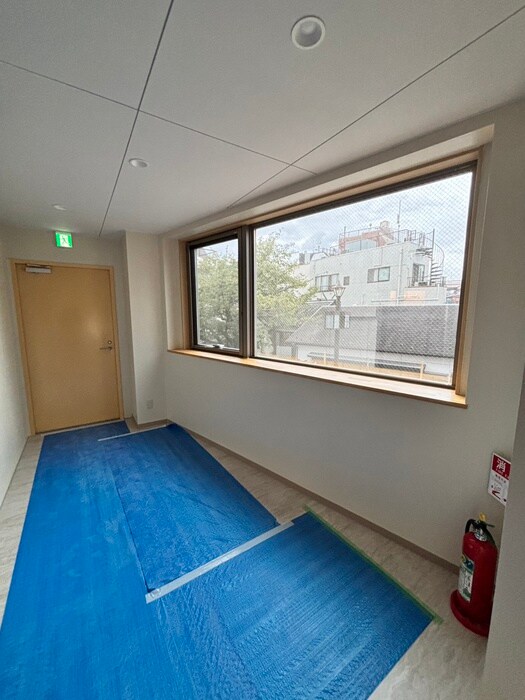 三丁目ビルの居室