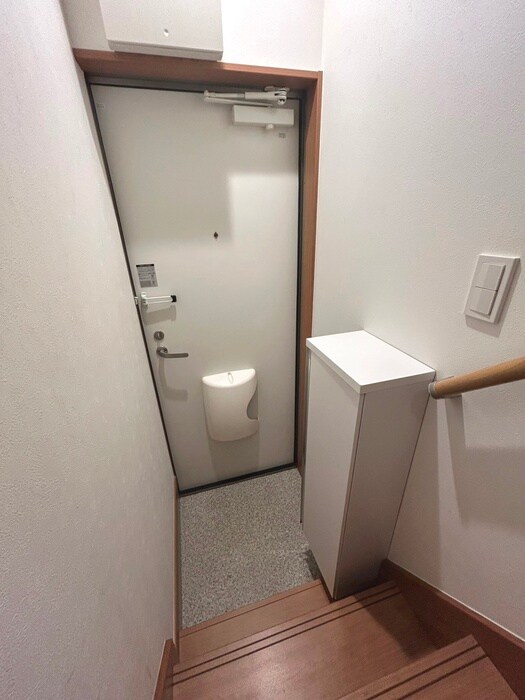 物件内観写真12　(玄関)