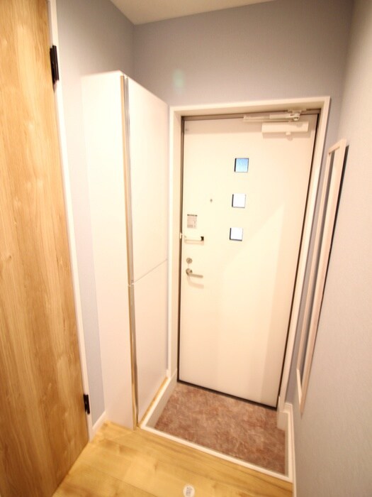 物件内観写真15　(玄関)