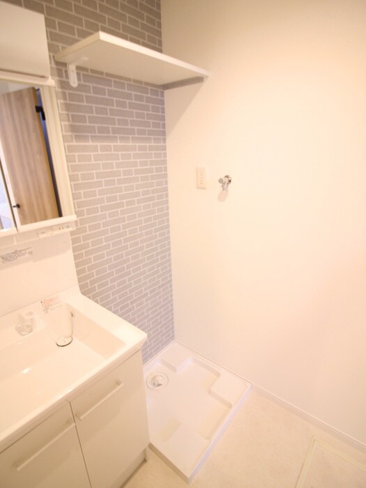 物件内観写真16　(洗濯機置場)