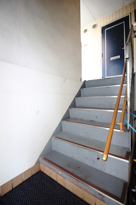 物件外観写真5　(エントランス部分)