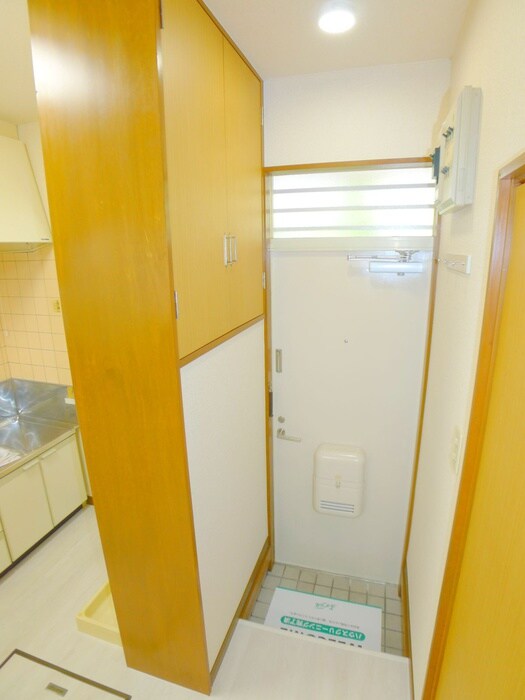 物件内観写真16　(玄関)