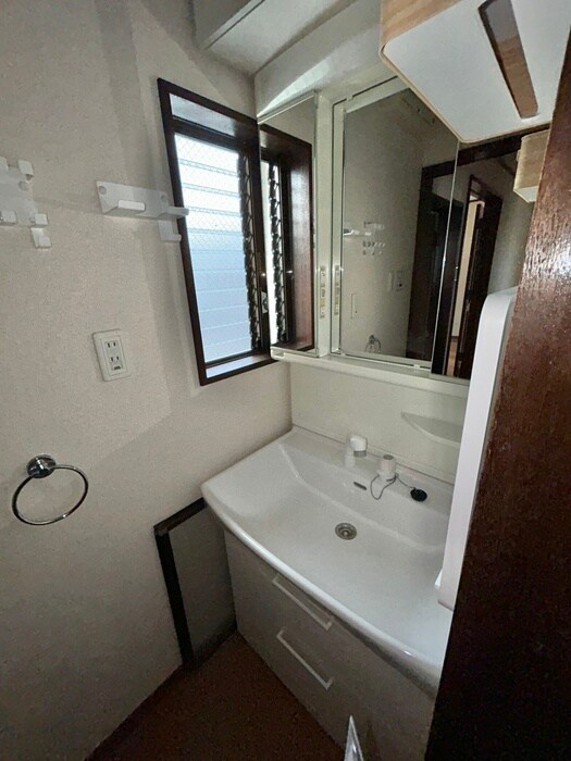 物件内観写真12　(洗面)