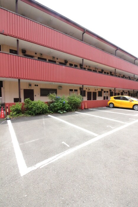 物件外観写真6　(駐車場)