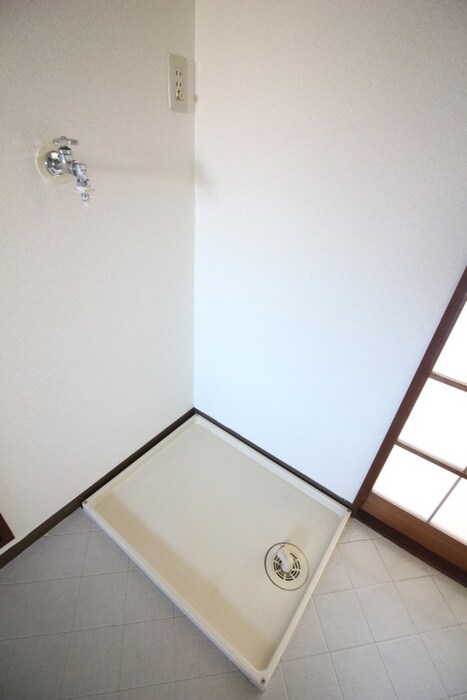 物件内観写真14　(洗濯機置場)