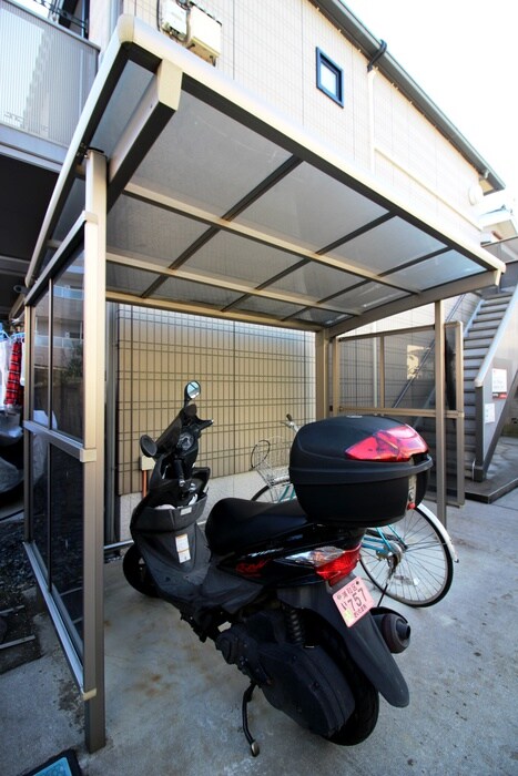 物件外観写真5　(駐輪場)