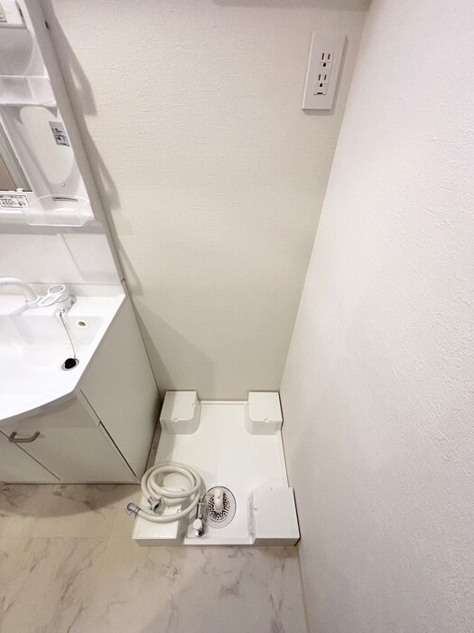 物件内観写真14　(洗濯機置場)