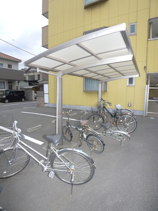 物件外観写真5　(駐輪場)