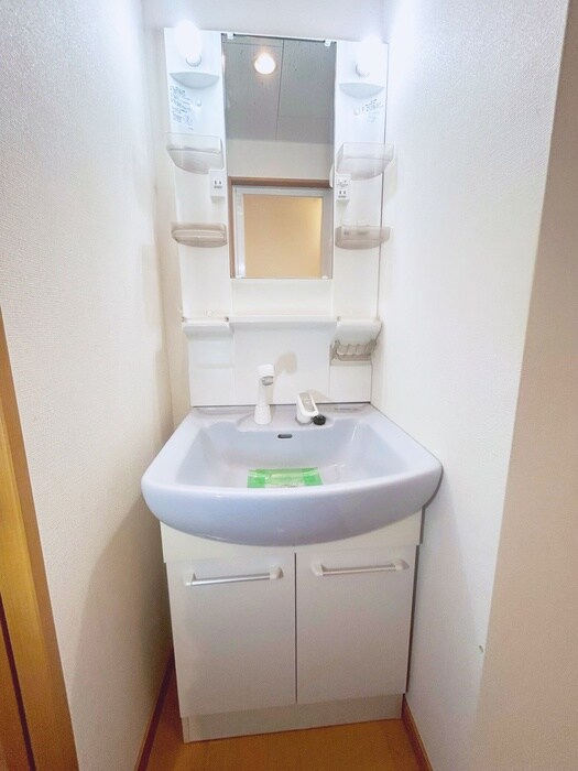 物件内観写真11　(洗面)