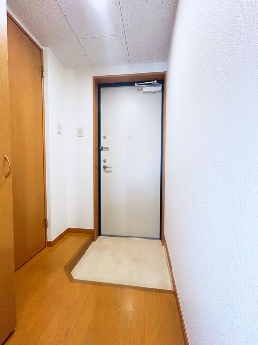 物件内観写真17　(玄関)