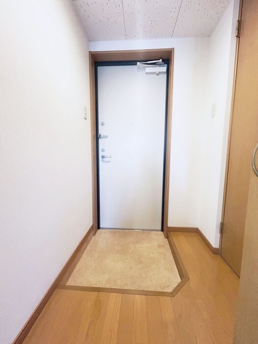 物件内観写真17　(玄関)