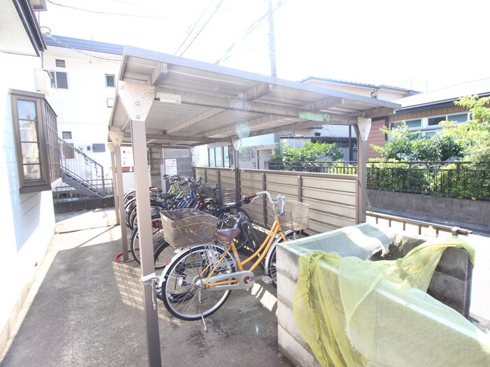 物件外観写真3　(駐輪場)