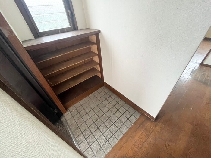 物件内観写真14　(玄関)