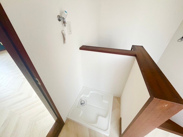 物件内観写真16　(洗濯機置場)