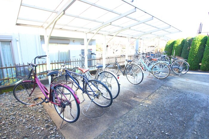 物件外観写真5　(駐輪場)