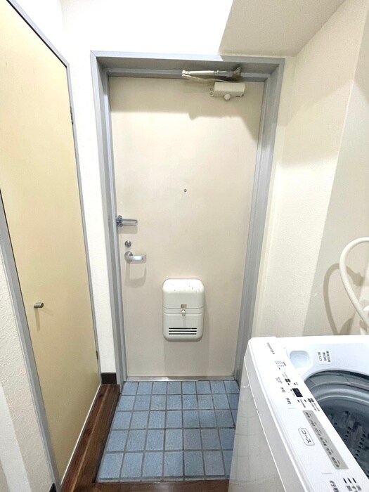 物件内観写真14　(玄関)