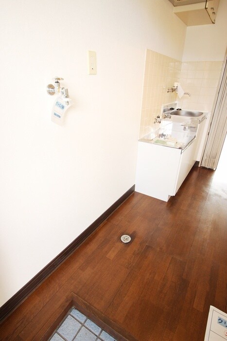 物件内観写真15　(洗濯機置場)