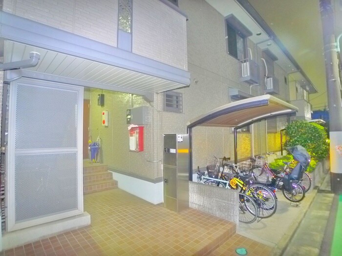 物件外観写真5　(駐輪場)