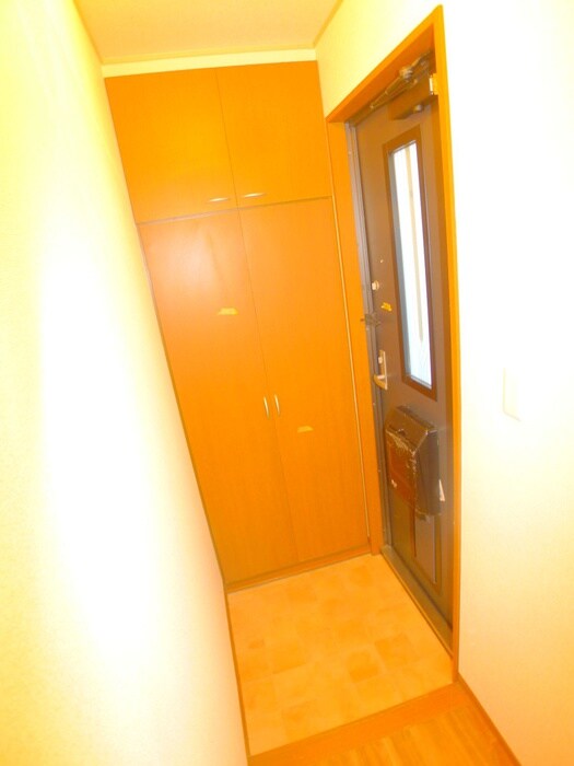 物件内観写真16　(玄関)