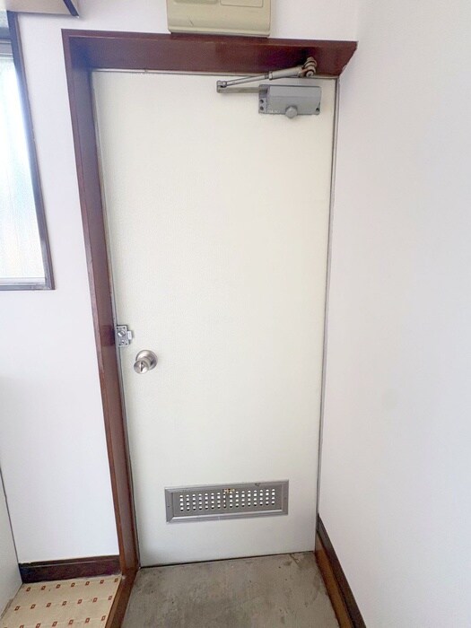 物件内観写真15　(玄関)
