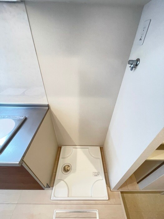 物件内観写真16　(洗濯機置場)