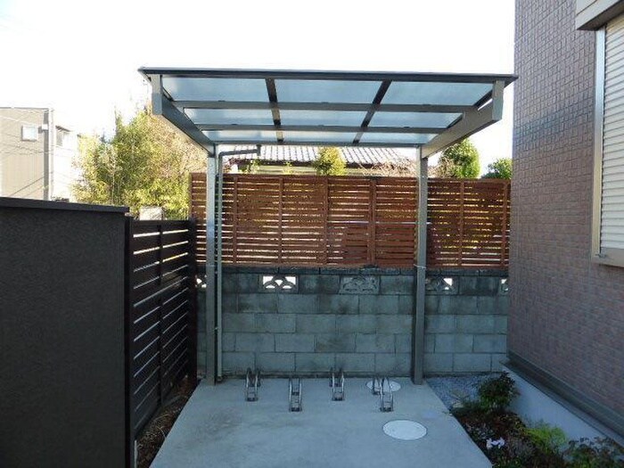 物件外観写真5　(駐輪場)