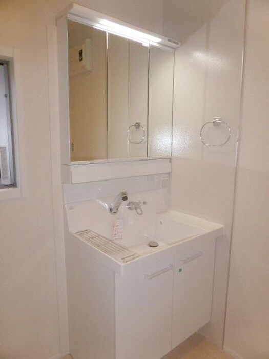 物件内観写真11　(洗面)