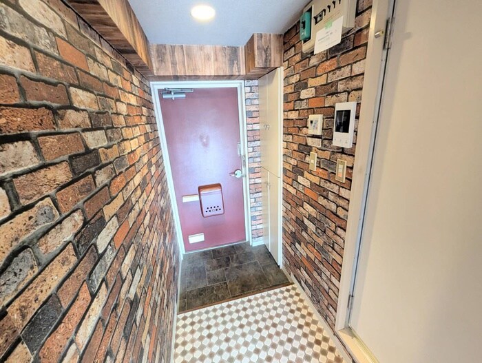 物件内観写真17　(玄関)