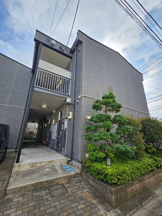 物件外観写真3　(エントランス部分)