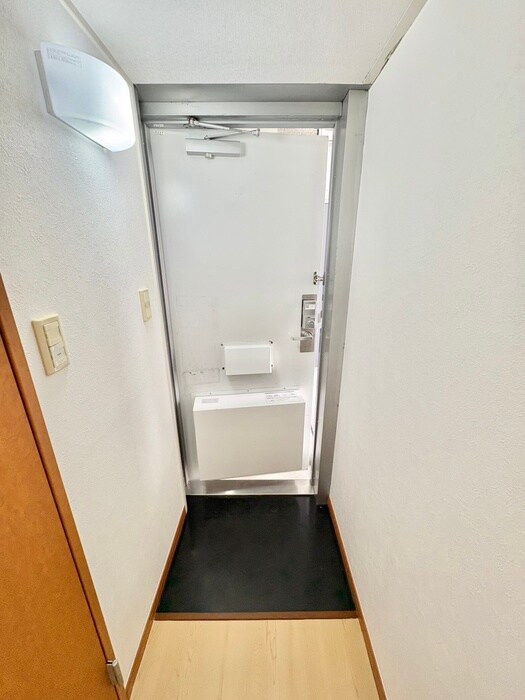 物件内観写真15　(玄関)